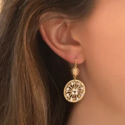 Angelique round sleeper earrings - white Dormeuses
