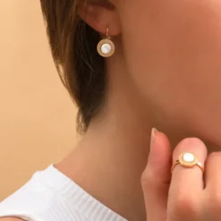 New Angelique thin sleeper earrings - white Dormeuses