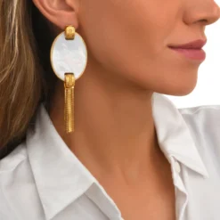 Ashanti pierced stud earrings – white Percées / Tiges