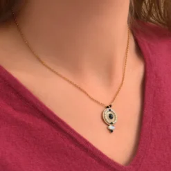 Fujita delicate pendant necklace - white Sautoirs & Colliers Longs|Pendentifs Et Médailles