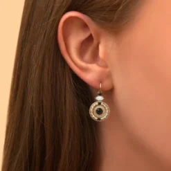 Fujita thin sleeper earrings - white Dormeuses