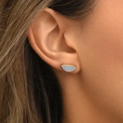 Hot Lhasa pierced stud earrings - white mother-of-pearl Percées / Tiges