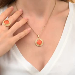 Hot Louise pendant necklace - coral Sautoirs & Colliers Longs|Pendentifs Et Médailles
