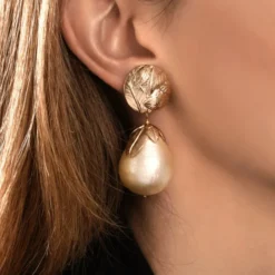 Discount Lucy clip-on earrings - white Clips