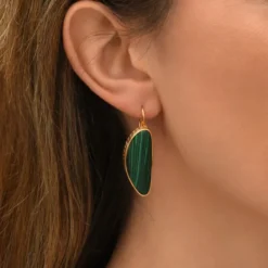 Online Noto large sleeper earrings - green Dormeuses