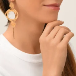 Online Noto sleeper earrings - mother-of-pearl and gold Dormeuses