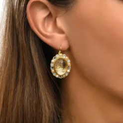 Outlet Oceane oval sleeper earrings – white Dormeuses