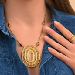 Discount Sophisticated Noor pendant necklace - gold Sautoirs & Colliers Longs|Pendentifs Et Médailles